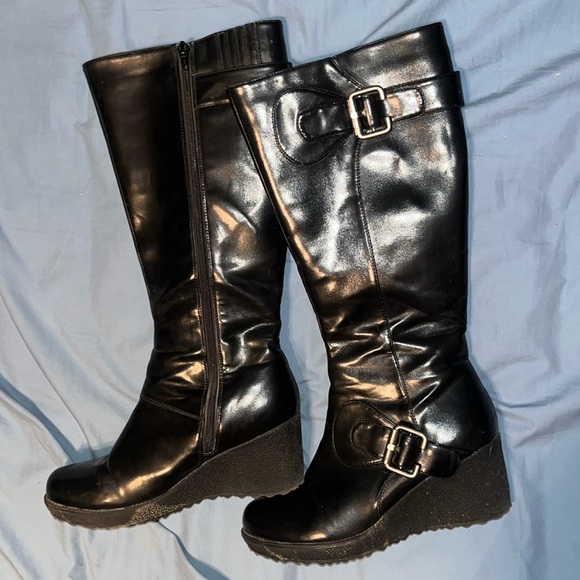 Unlisted A Kenneth Cole Production Black Leather Boots - Picture 2 of 4